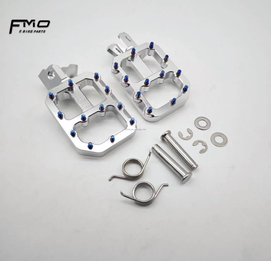 Yozma moto pegs